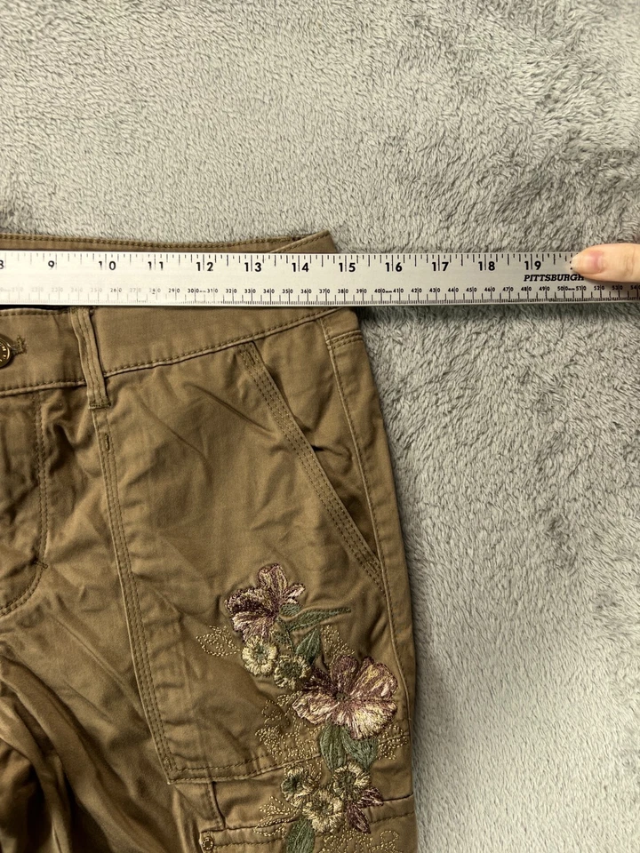 Pantalones de mezclilla cargo ajustados White House Black Market para mujer 4 marrón floral tobillo cremallera 30x27 Foto 4 de 4