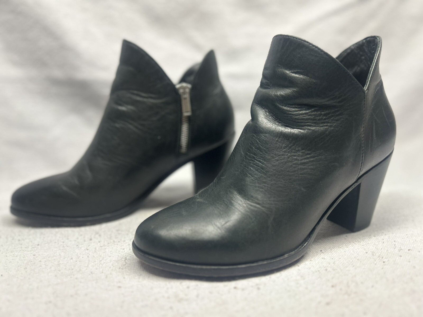 Thursday Boot Co Women's Uptown Leather Side Zip Heeled Ankle Boots US7 US8