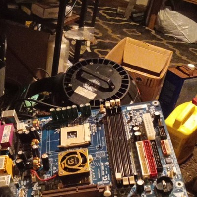 GIGABYTE GA-8IEXP ATX Socket 478 Intel Motherboard DDR 3 DIMM AGP PCI Audio
