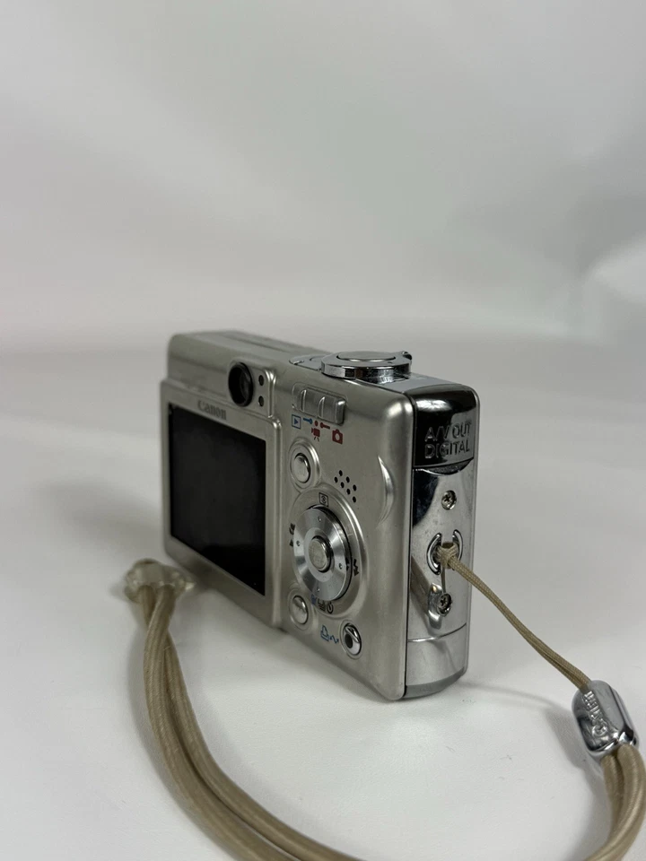 Canon Powershot SD300 ELPH - FOR PARTS OR REPAIR / READ PLEASE - Image 4 of 4