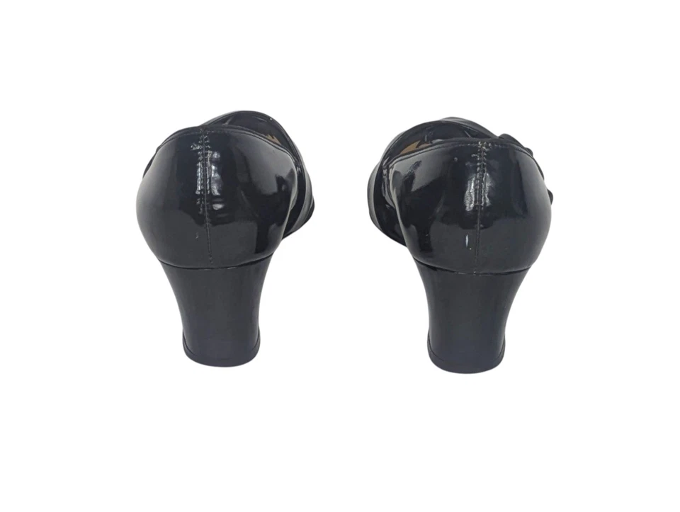 Vintage 60's SOCIALITE 9.5 AAA Black Patent Leather Side Buckle Block Heel Pump - Image 4 of 4