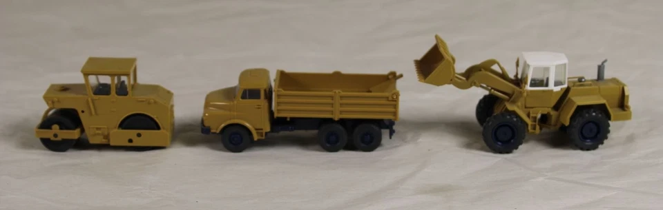 B10/ Wiking 3 Veicoli Edili Vintage - Mercedes Kipper Rullo Pala Gommata /312 - Immagine 2 di 4