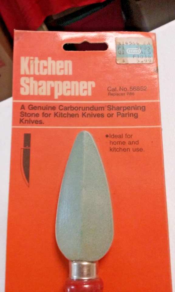Afilador de cuchillos de cocina Carborundum con mango de madera roja 7,25" de largo - Nuevo en tarjeta Foto 2 de 4