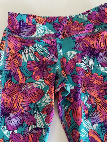 Old Navy Girls Crop Capri Legging Floral M 8 Go Dry Purple Active Sport - Picture 3 of 4