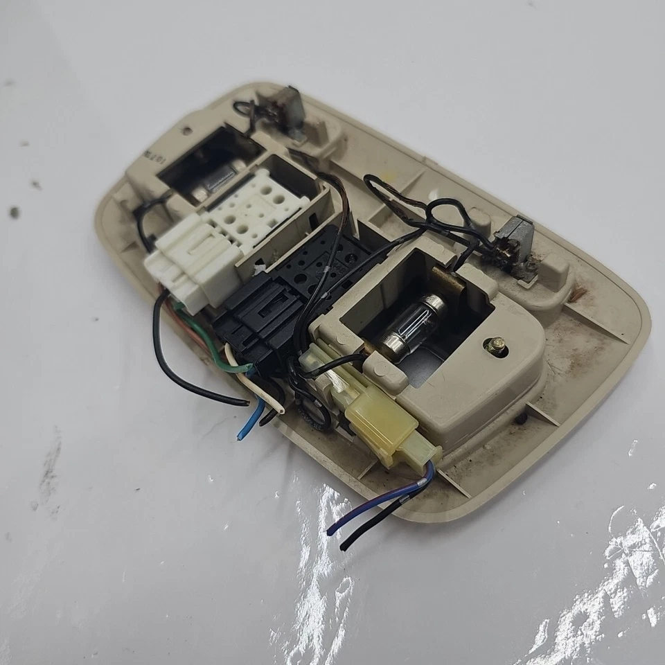 2000-2004 Subaru Outback Legacy Dome Light Lamp W/Sunroof Control Switch OEM - Image 3 of 3