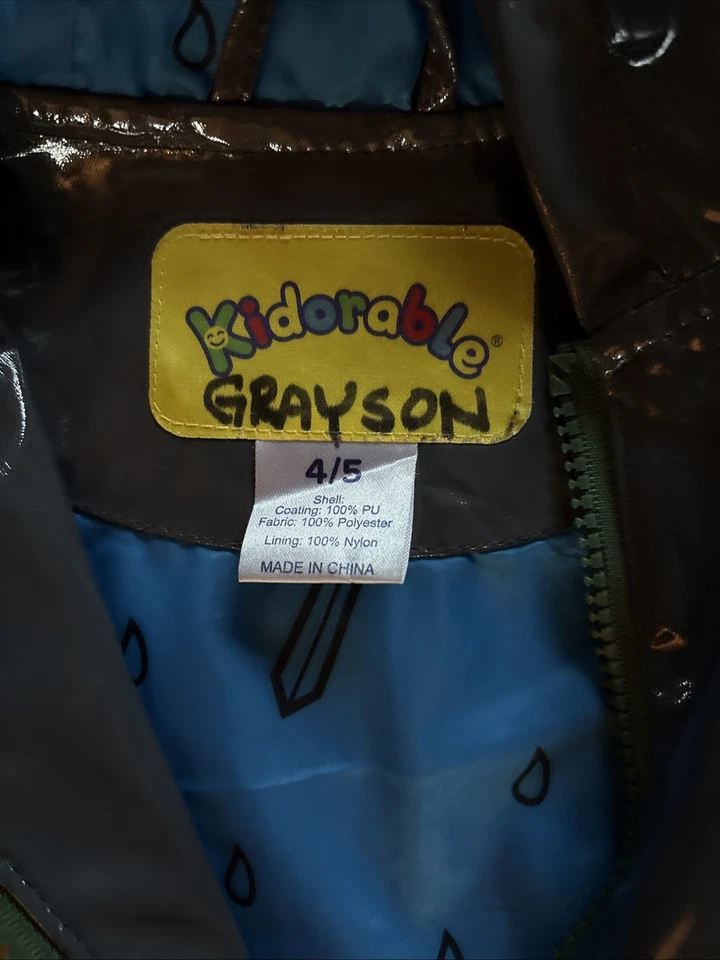 KIDORABLE DRAGON KNIGHT RAINCOAT, SIZE 4/5 100% POLYESTER, 100% NYLON LINING NNB - Image 3 of 4