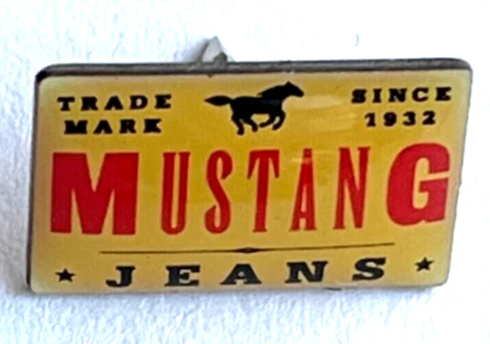 Mustang Jeans Since 1932 Pin (H22)