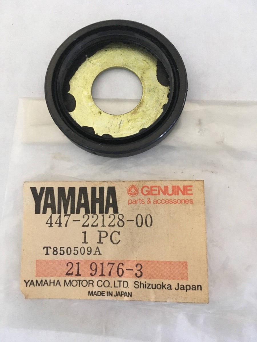 【N】 YAMAHA THRUST COVER TX-650,XS-650,REAR ARM SUSPENSION 447-22128-00