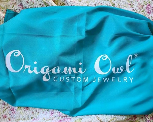 Origami Owl Tablecloths | Teal | Pre - Owned