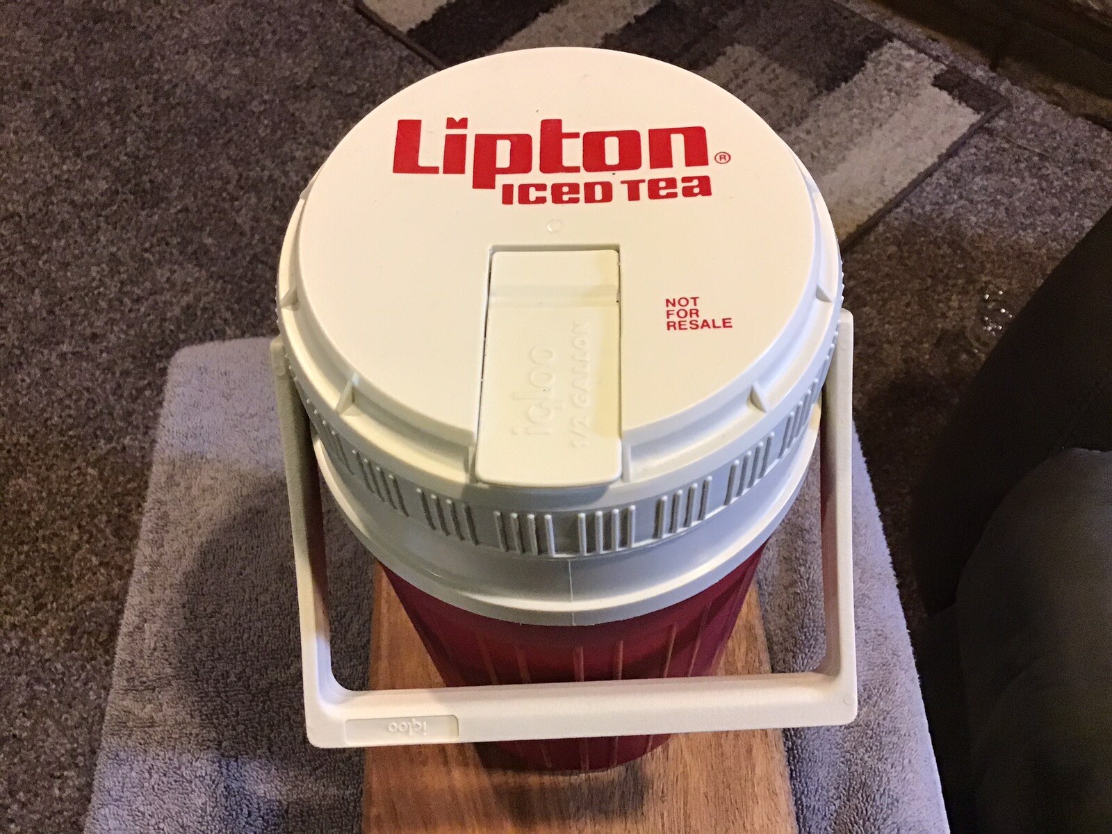 Igloo 1/2 Gallon Lipton Iced Tea Container - White And Red 10 1/2 ...