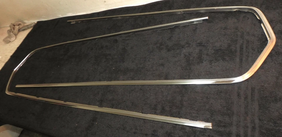 1967 Mustang Fastback Cp GT A Conversível Shelby ORIGEM MOLDURAS DE PAINEL DE PORTA DE LUXO - Imagem 3 de 4