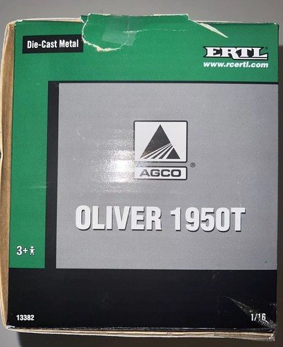 ERTL Oliver 1950T w/ Hinker Cab 1/16 Scale - Picture 5 of 10