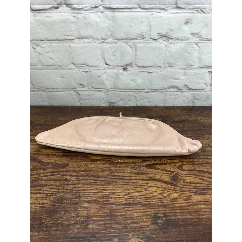 Bolso sin asas de cuero rosa elegante vintage de los 80 con marco con bloqueo de beso Foto 3 de 4