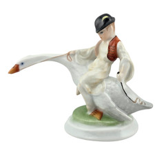 Herend Boy Riding Goose Figurine Porcelain Wonderful Adventures of Nils 5515
