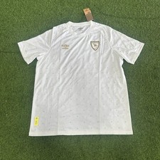 Umbro Men's Guatemala National Team Pre Match Short Sleeve Soccer Jersey 23/24