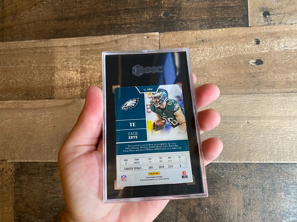 Zach Ertz Panini Card 2016 SGC GD 2 Philadelphia Eagles Chainmail Armor 182 NFL - Image 4 of 4