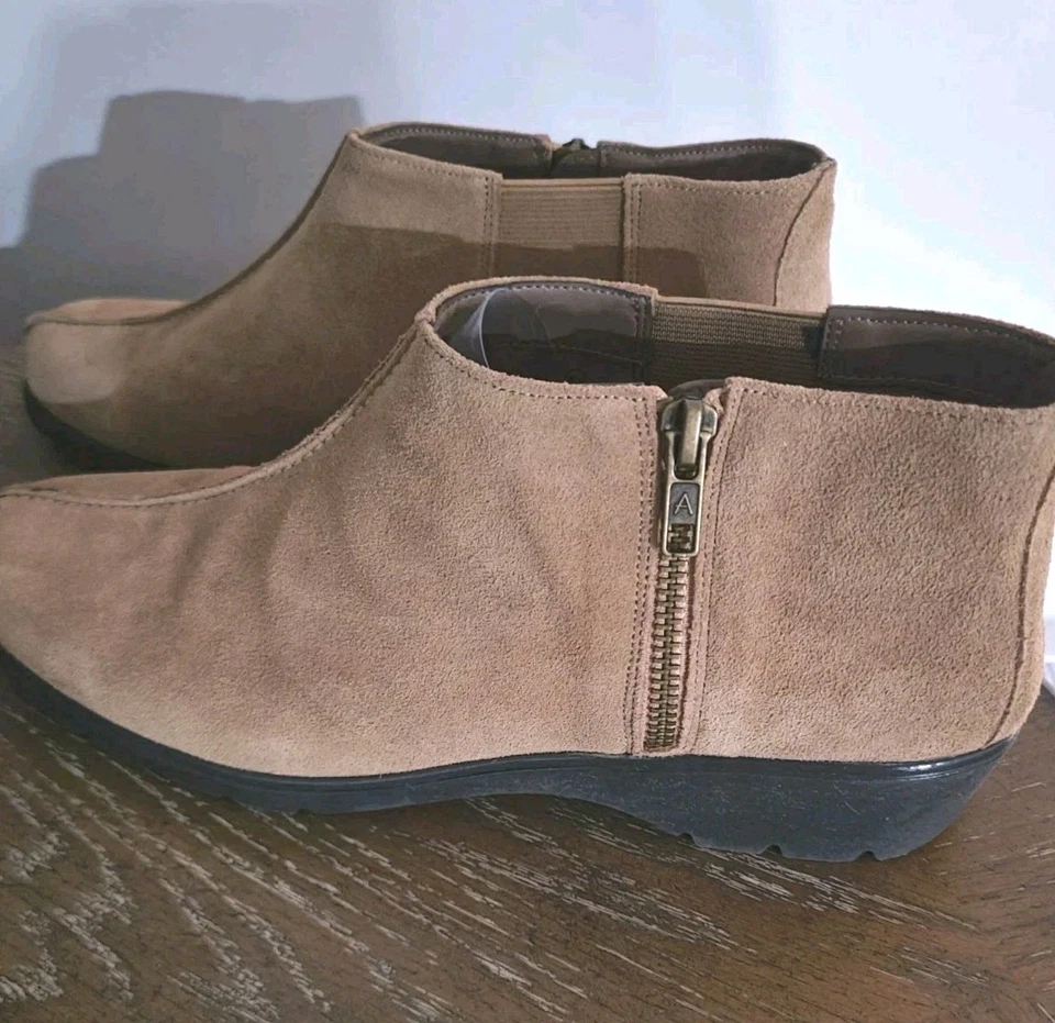 Botines informales de gamuza aerosoles con cremallera lateral tacón de cuña para mujer talla 9,5 Foto 3 de 4