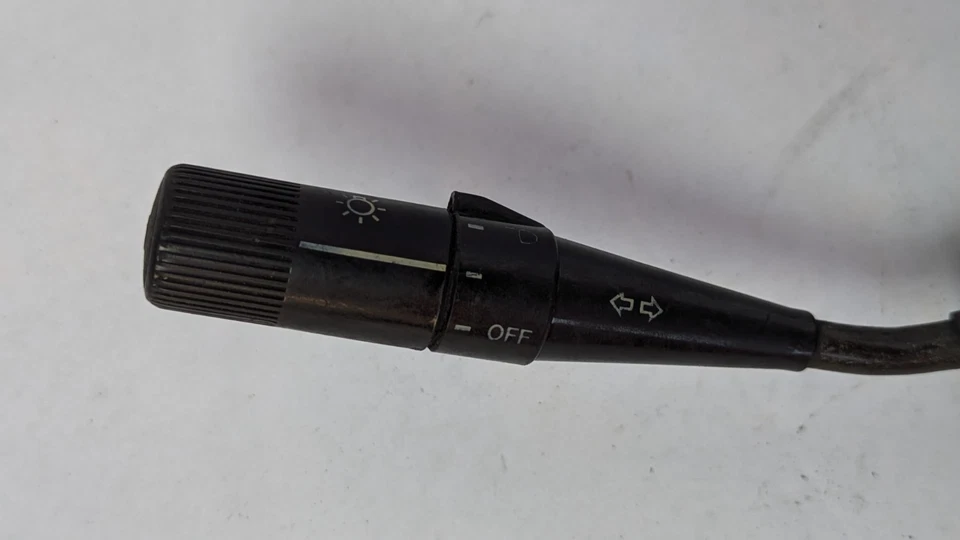 Interruptor combinado de faros giratorios de columna Toyota Celica 1982-1985 84310-14510 Foto 3 de 4