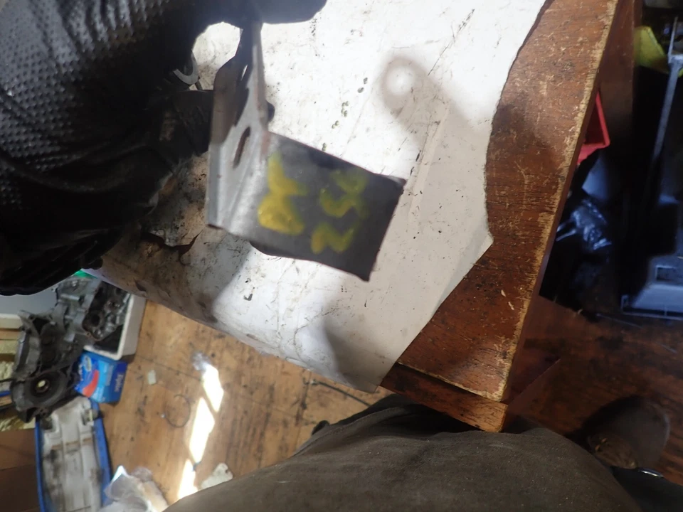 197? Protector de cadena/guía de cadena Yamaha DT 250 Foto 2 de 4