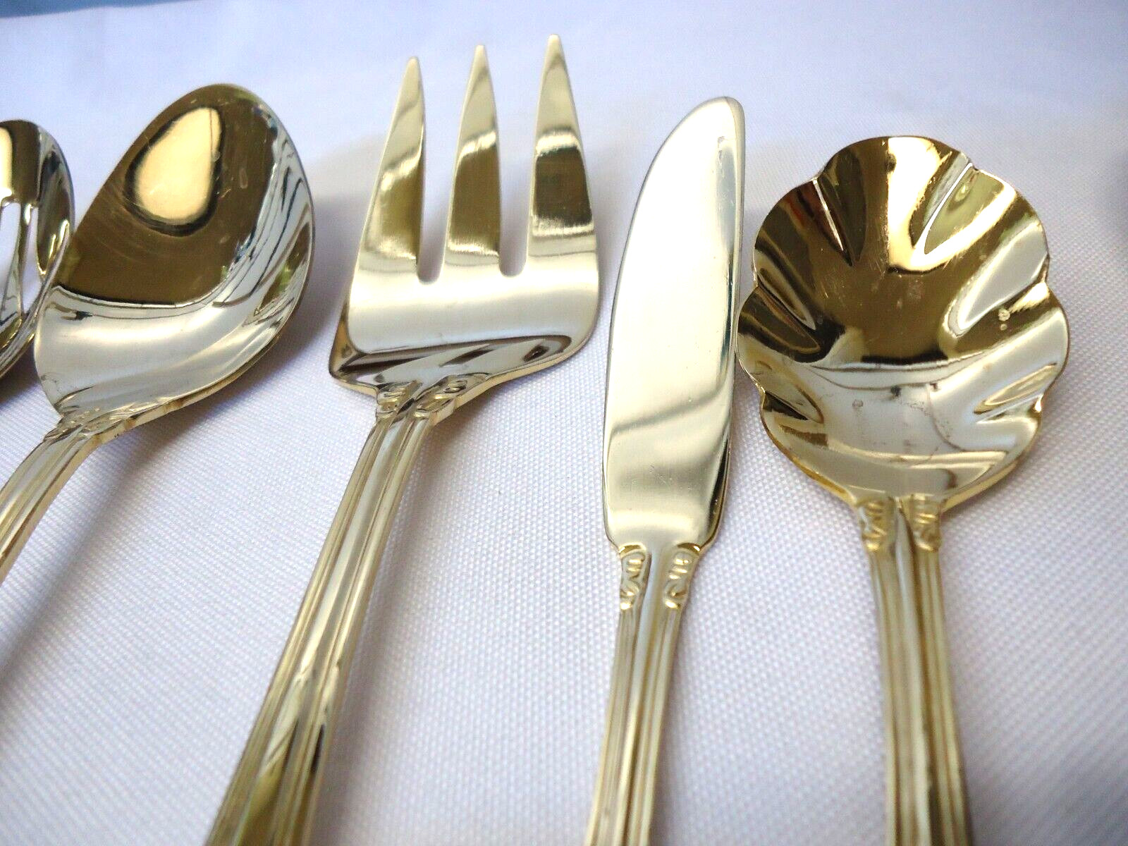 BRYLANE HOME KITCHEN STAINLESS FLATWARE CHINA 63-PIECES