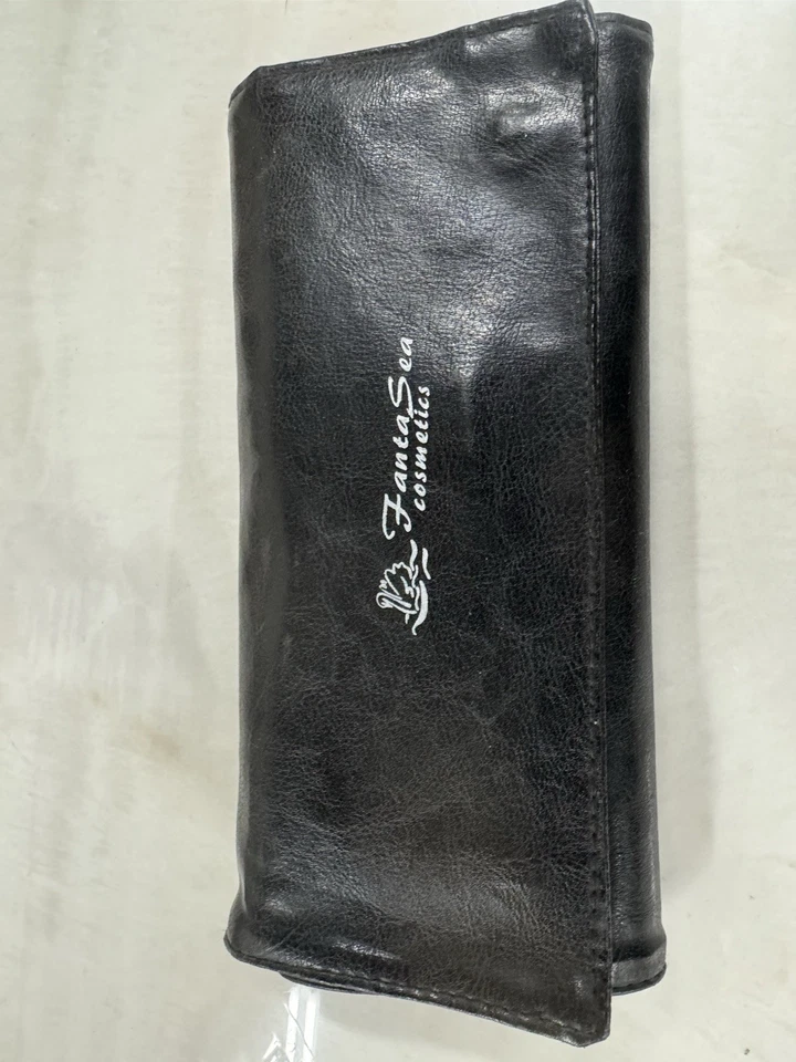 Fantasea 17 Piece Japanese Cosmetic Brush Set in a leather bag - Image 2 of 4