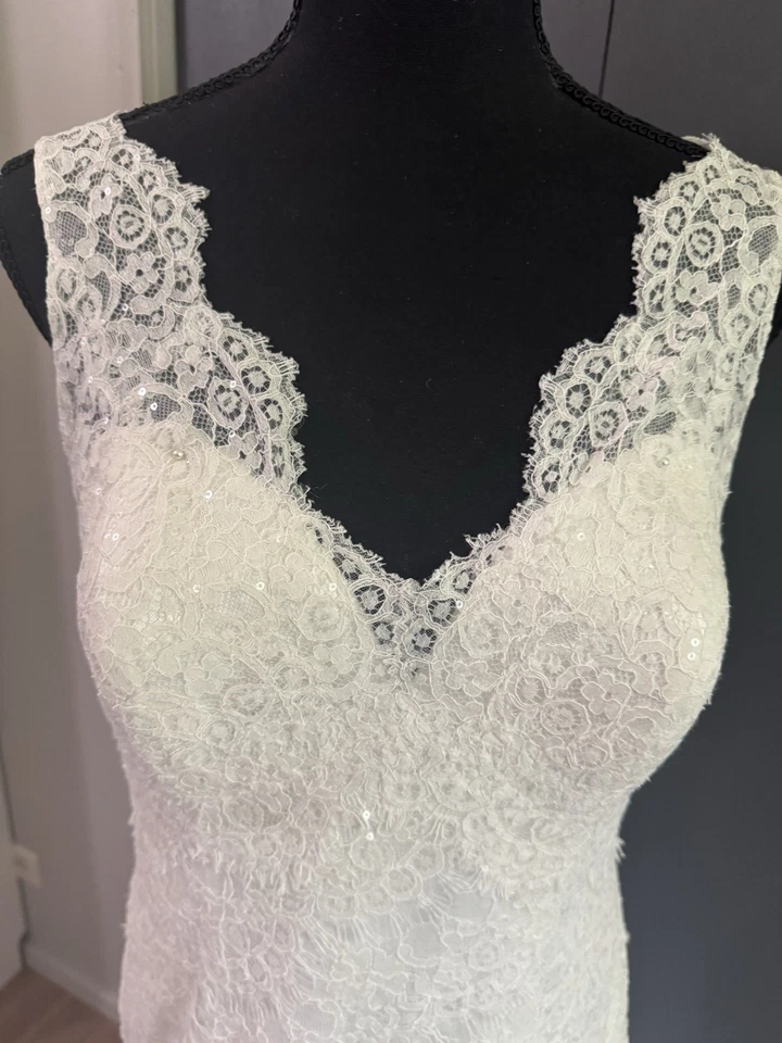 Allure Bridals Talla 14 Marfil Superpuesto Encaje Escote en V Estilo Sirena # 9201 Foto 3 de 4