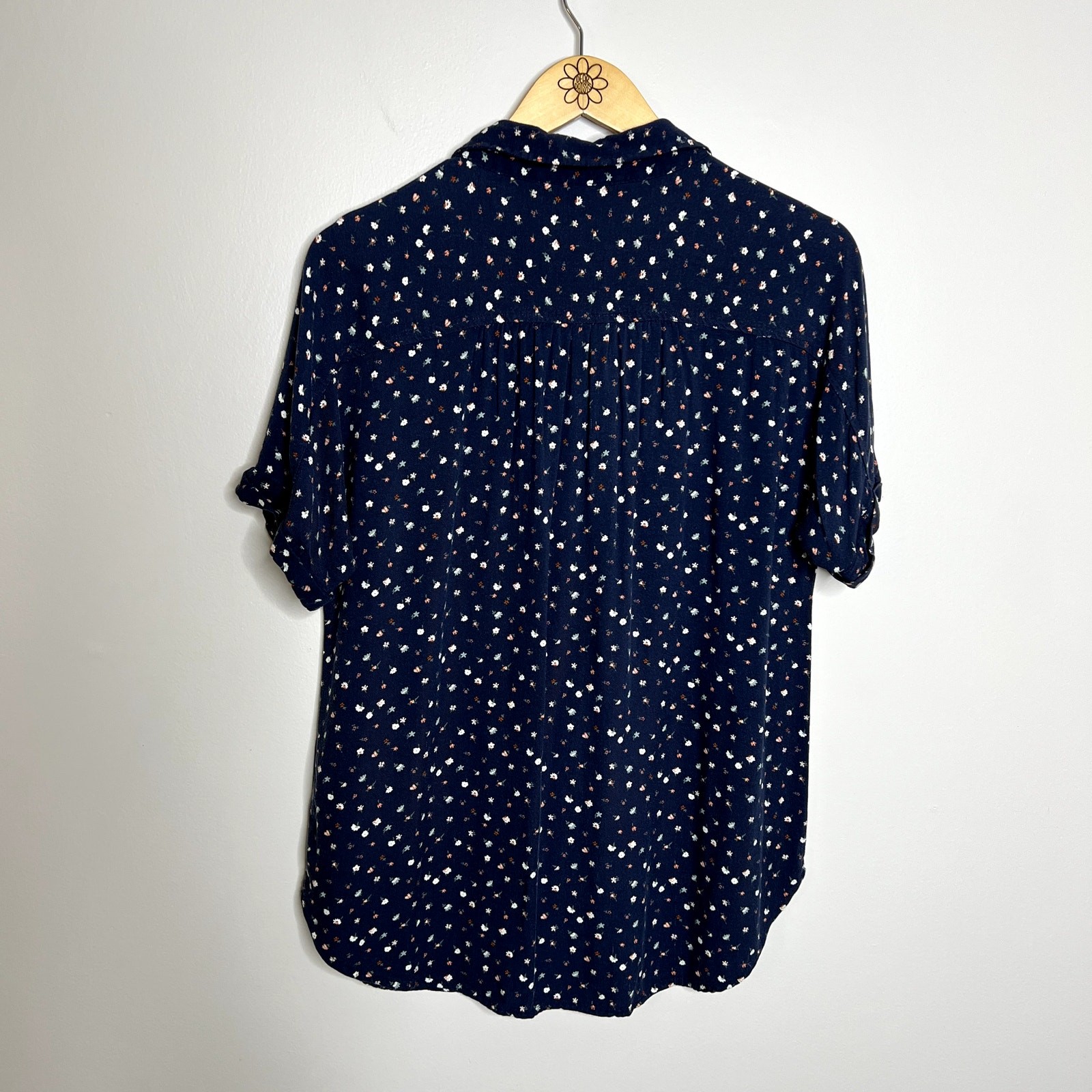 Universal Thread Blue Floral Button Down Top - image 5