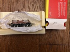 Hornby R6197 3 Plank & R61262 A 5 Plank Wagons. brown boxed.