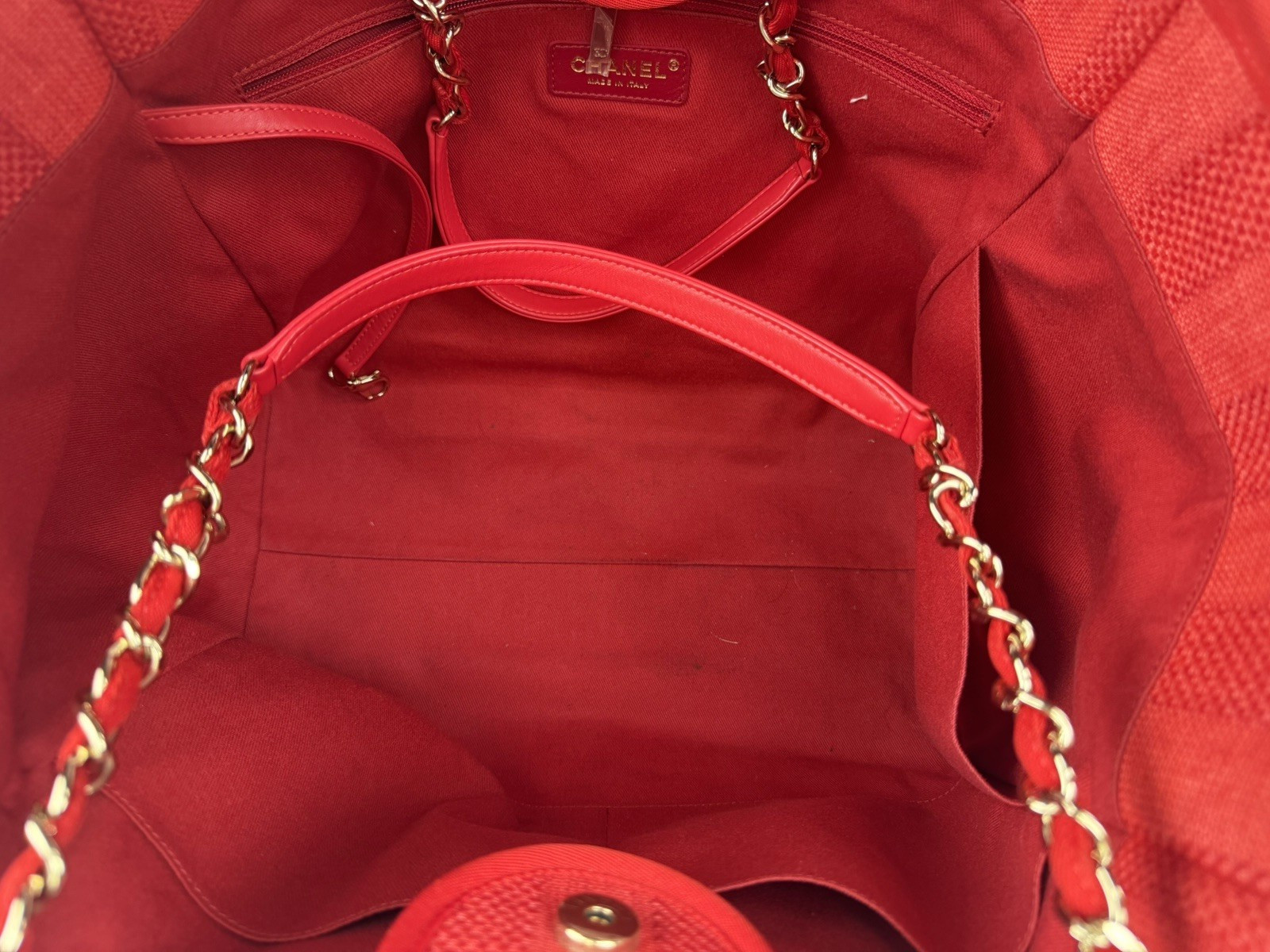 Chanel Deauville Tote Bag Medium Red Canvas with Champagne-Tone Hardware 2019 C6 — image 11