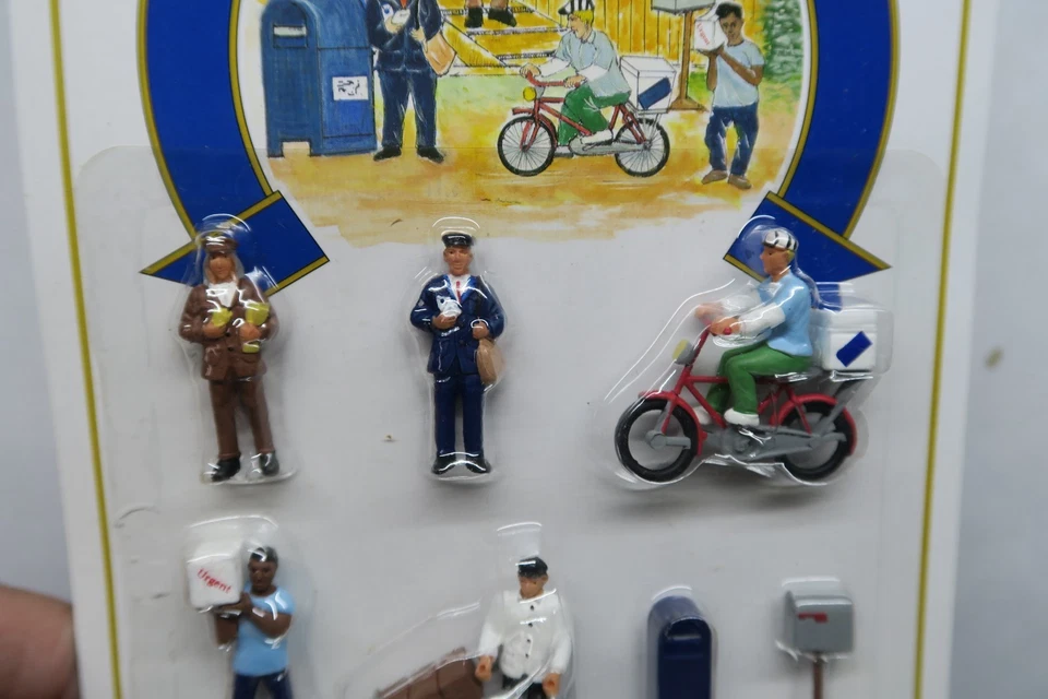MODEL POWER O-027 SCALE POSTAL WORKERS 5 FIGURES RED BIKE & OTHER DETAIL ITEMS! - Image 4 of 4