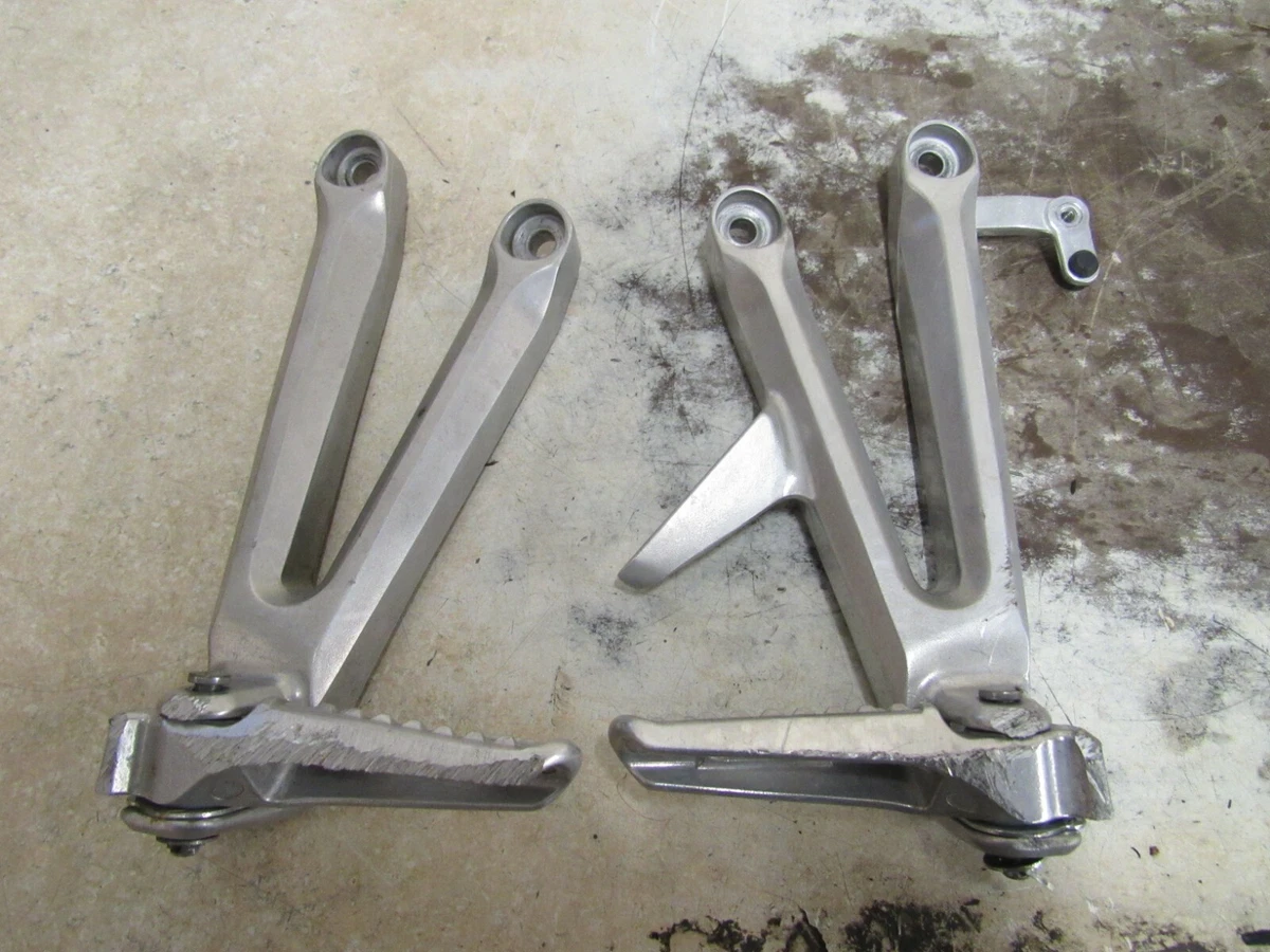 06 07 HONDA CBR1000RR CBR 1000 1000RR PASSENGER PEGS REAR SET FOOT