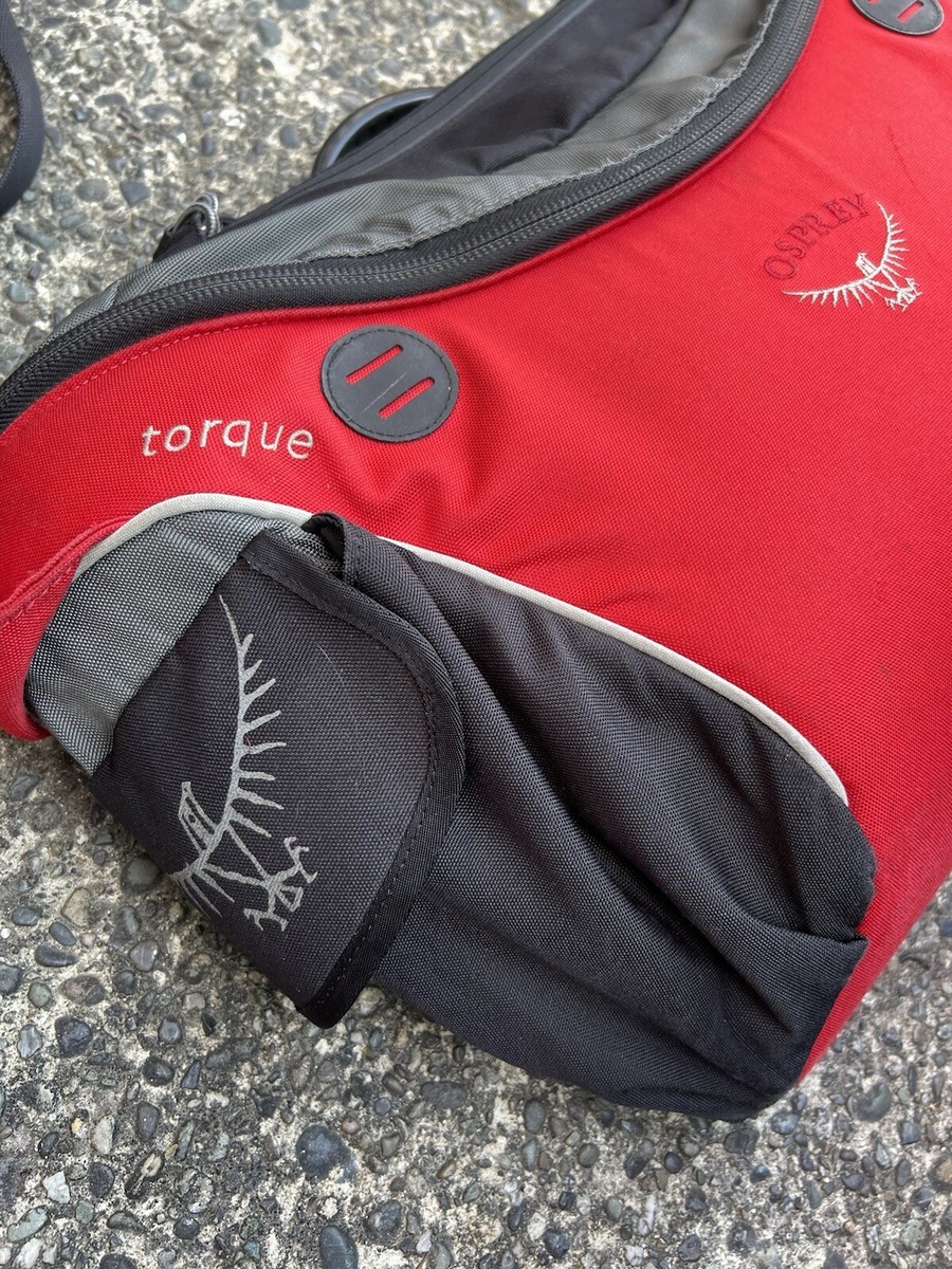 OSPREY Torque Red Black Zip Crossbody/Messenger/Laptop Shoulder