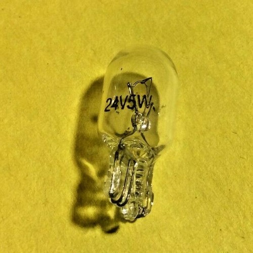 24V 5W Viking Sewing Machine PushIn Light Bulb for 830 835 850 855 870