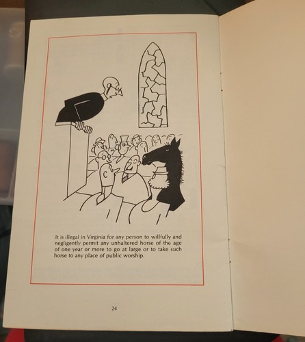 1977 Reader's Digest Joke Booklet It's Against The Law - Picture 2 of 8