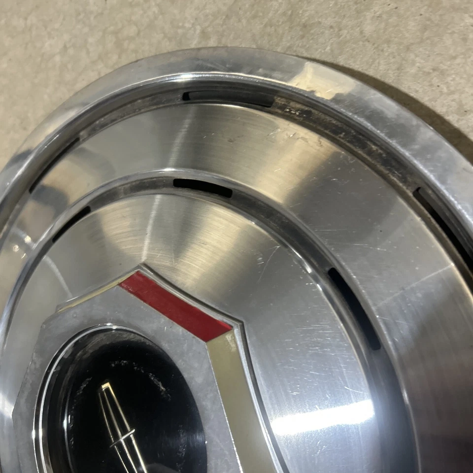 Tapacubos cubiertas de rueda Lincoln Town Car/Mark VI 1980-1988 15" Foto 4 de 4