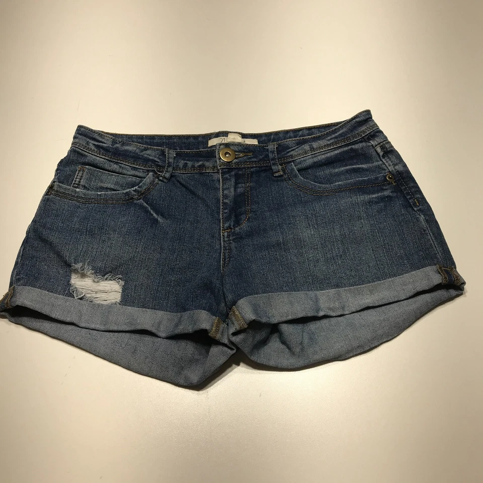 Pantalones cortos de mezclilla Twenty One para mujer talla 27 con puños azul destruido elástico Foto 3 de 4