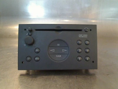 RADIO Opel Vivaro Van 1.9 DI (F9Q-762) 2003 - Photo 1/3
