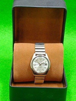 vintage SEIKO 5 watch Automatic 21 Jewels Japan Day / Date