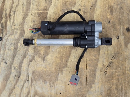 2017-2020 LINCOLN CONTINENTAL REAR TRUNK POWER LIFT POWER OPEN MOTOR OEM - Bild 2 von 9