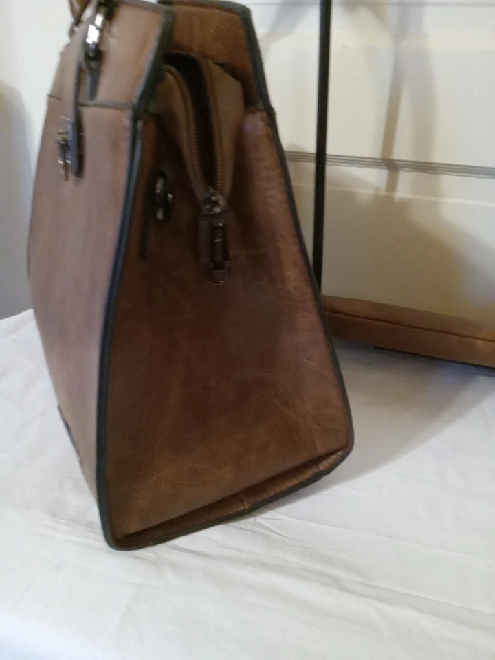 Женская сумка-тоут Lg от Dasein верхняя ручка/плечевой ремень с соответствующим ремешком на запястье. - Изображение 4 из 4