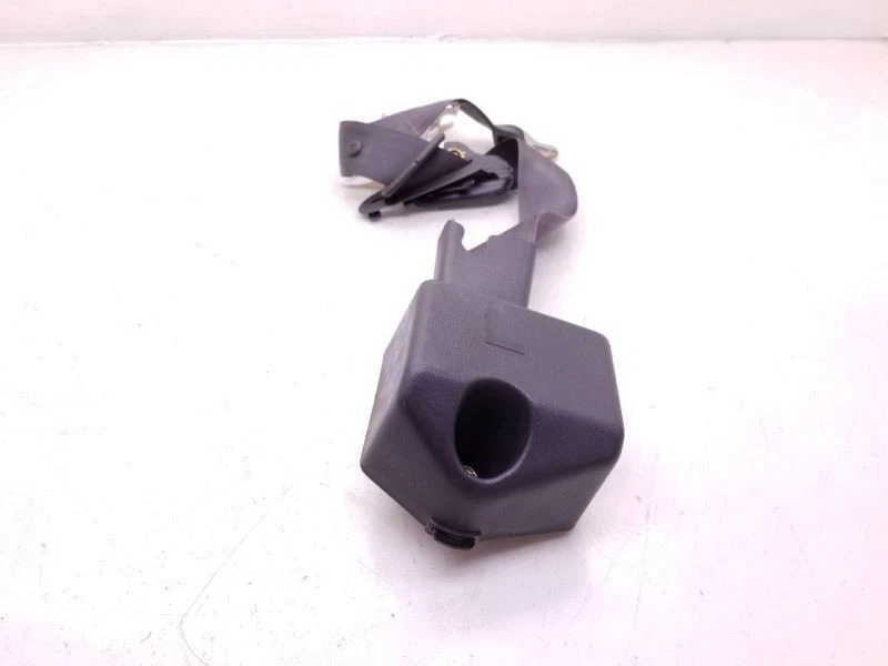 Toyota Corolla LE 1994 1,8 L lado del conductor conjunto de cinturón de seguridad trasero  Foto 2 de 4