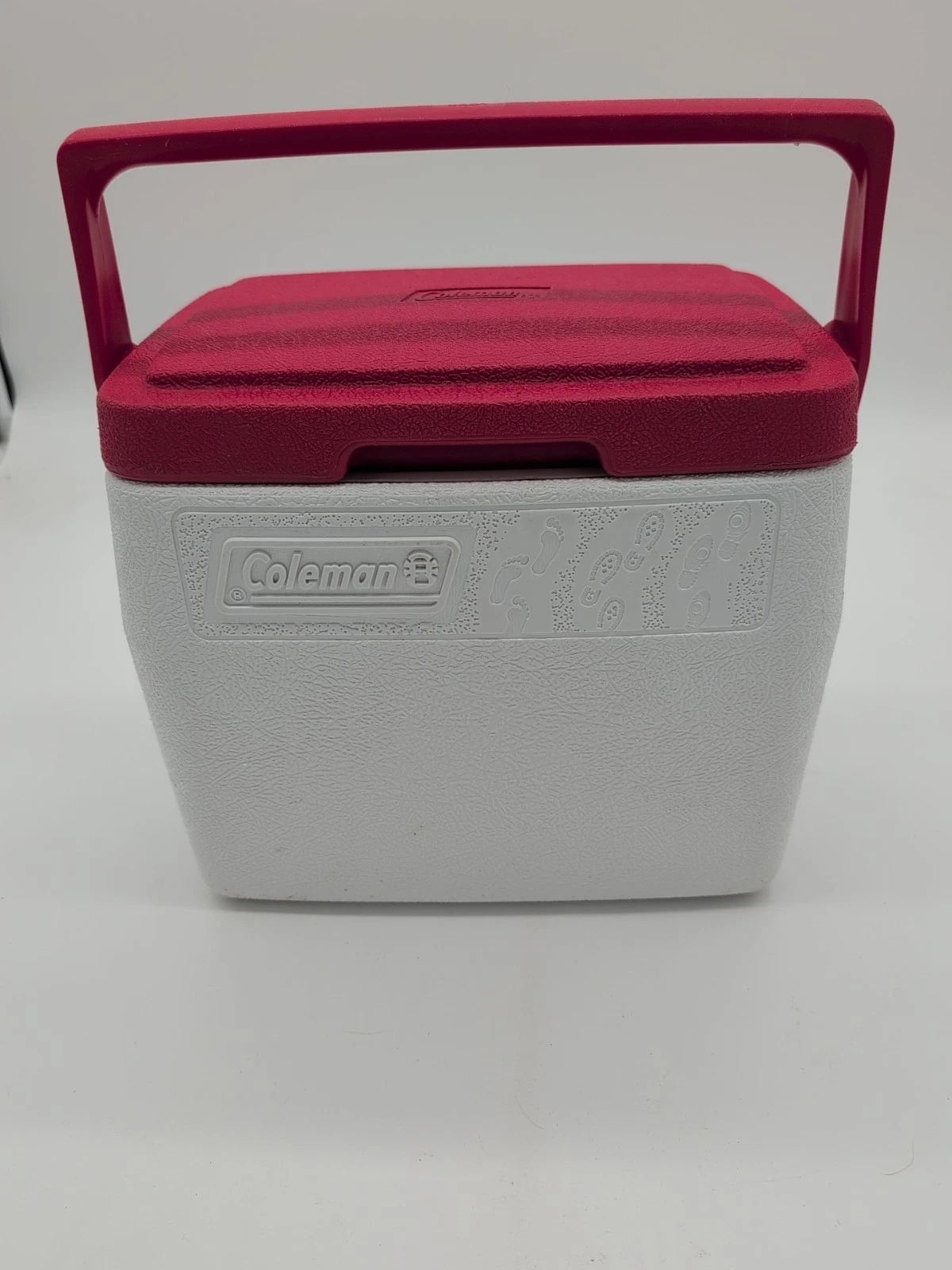 5272 Coleman Cooler White Red Lid Personal 8 Quart Foot Steps Drink Holder Lock