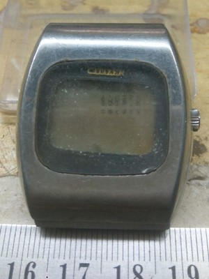 USED CITIZEN 60-1136 CRYSTRON DIGITAL WATCH FOR PARTS & REPAIR USED WATCHMAKER