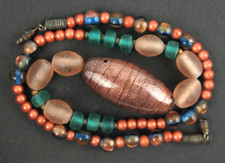 Lovely Venetian choker necklace of ‘cats eye’ type beads. Large aventurine focal