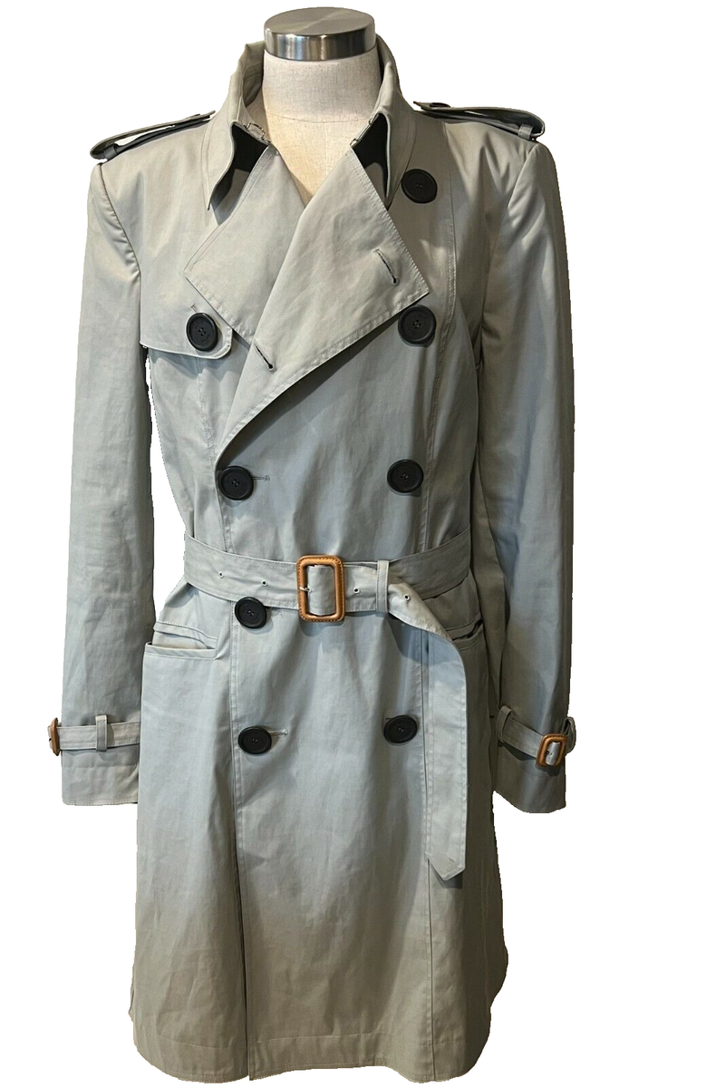 ジャケット・アウター BURBERRY DOUBLE GUN FLAPS TRENCH Burberry Trench Coat Details - The Cutting Class