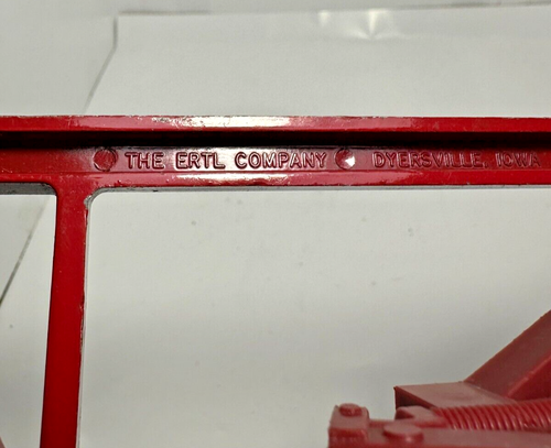 Vintage Ertl Red Combine Diecast Implement Cultivator Trailer - Picture 5 of 6