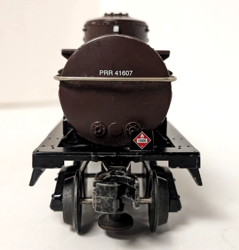 Williams by Bachmann Trains O-Scale Pennsylvania 41607 3-Dome Tank Car - Image 3 of 4