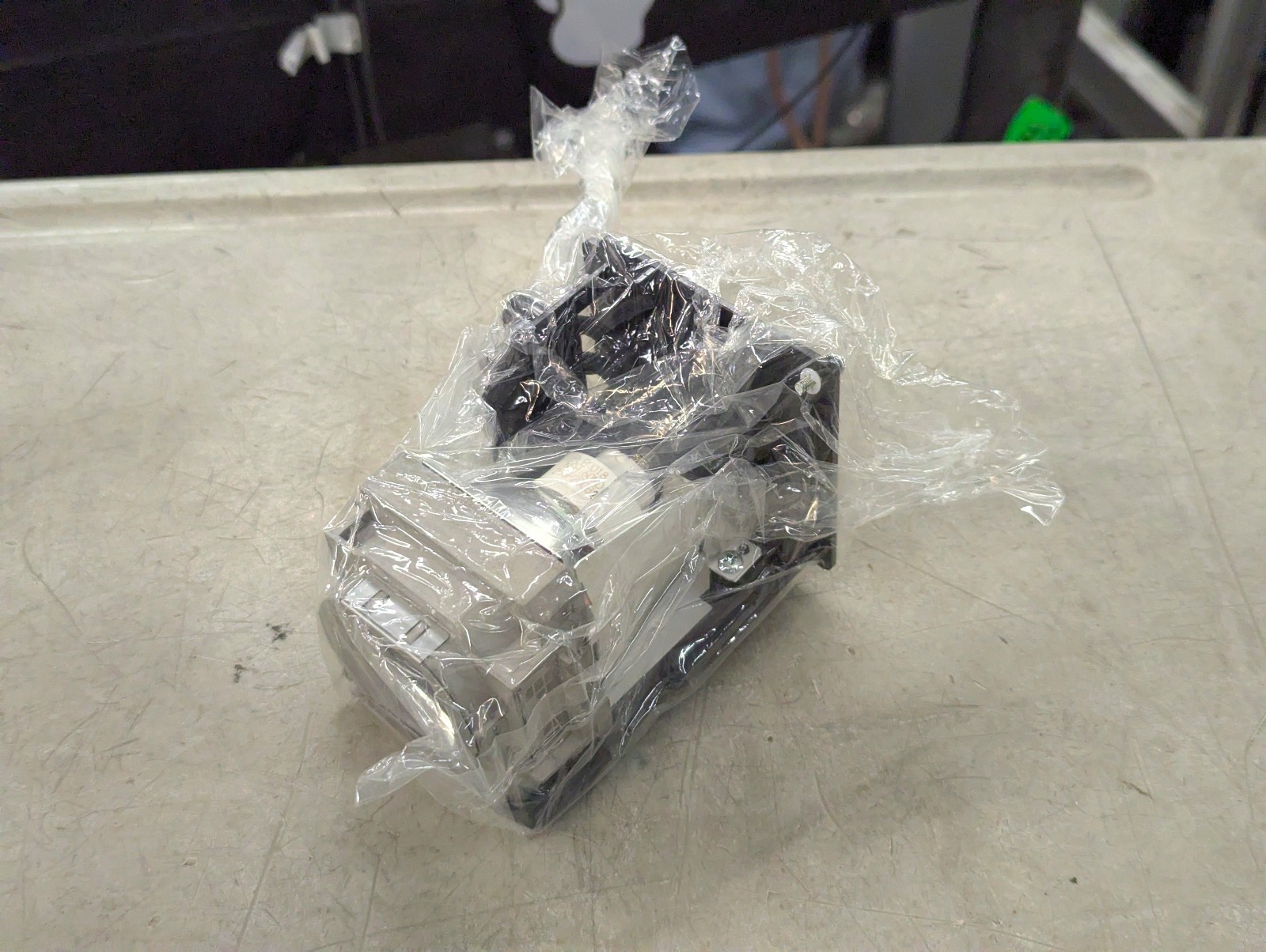 122578407 MWave Projector Lamp VLT-HC5000LP / RLC-032 for MITSUBISHI HC4900...