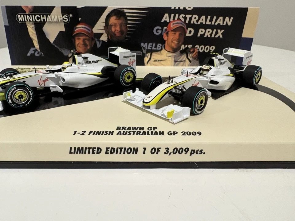 Minichamps 1/43 2009 Australian GP Brawn 1-2 Button Barrichello - Image 2 of 4