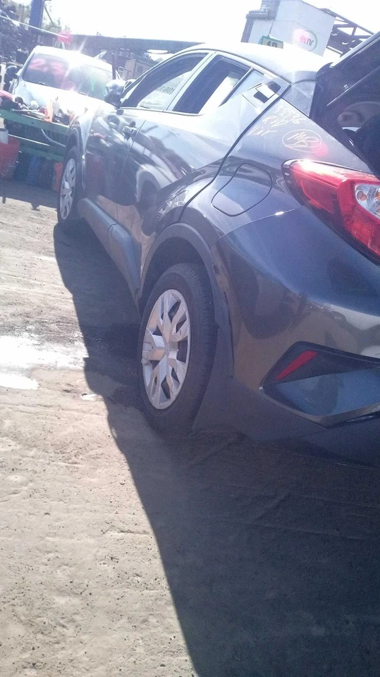 2020 Toyota C-HR Grey Bumper Assembly OEM Used 35k Miles NJ25-21493-530015 - Image 3 of 4